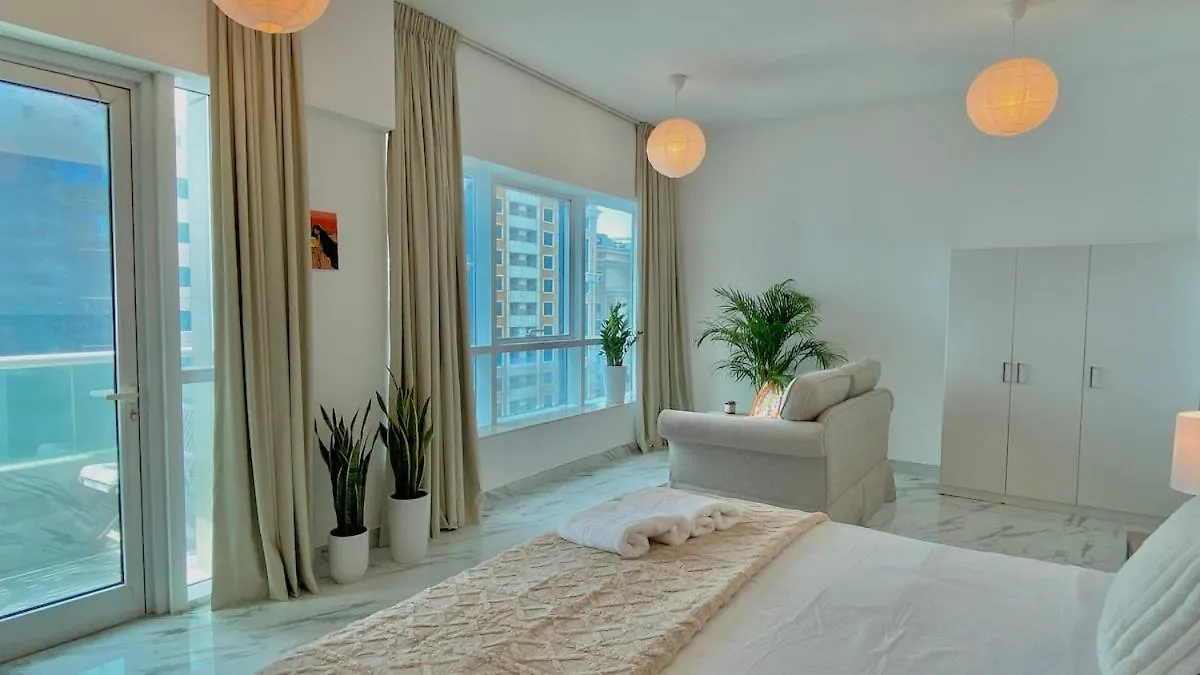 Luxury 3-Bedroom Apartment In Prime Location Dubai 0*,  United Arab Emirates