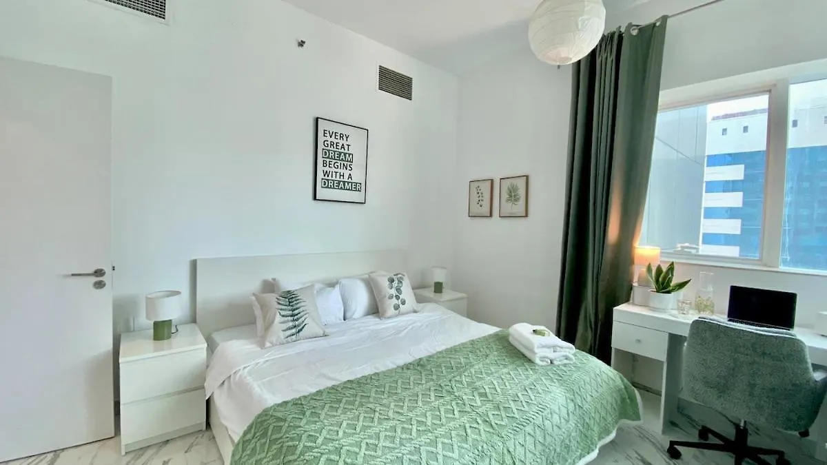 Luxury 3-Bedroom Apartment In Prime Location Dubai 0*,  United Arab Emirates