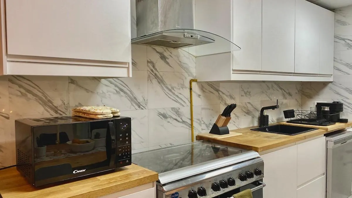 Luxury 3-Bedroom Apartment In Prime Location Dubai