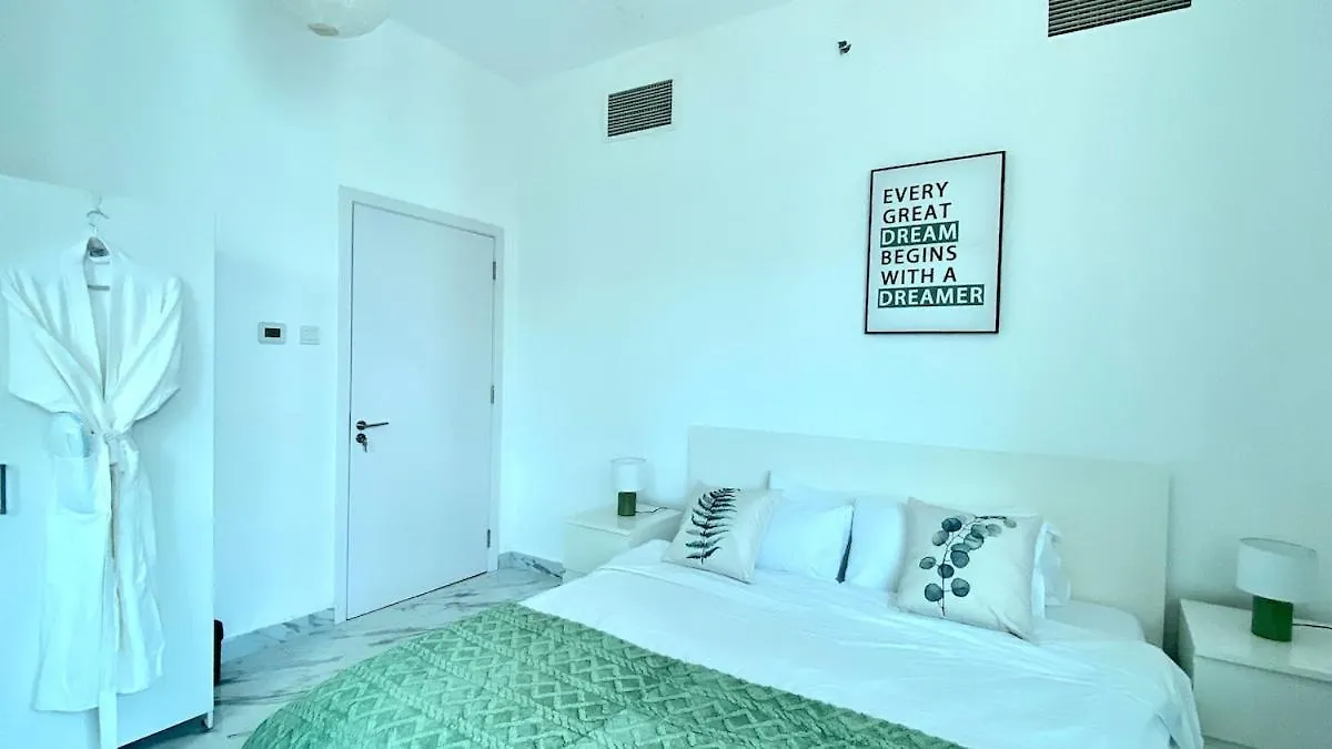 Luxury 3-Bedroom Apartment In Prime Location Dubai United Arab Emirates