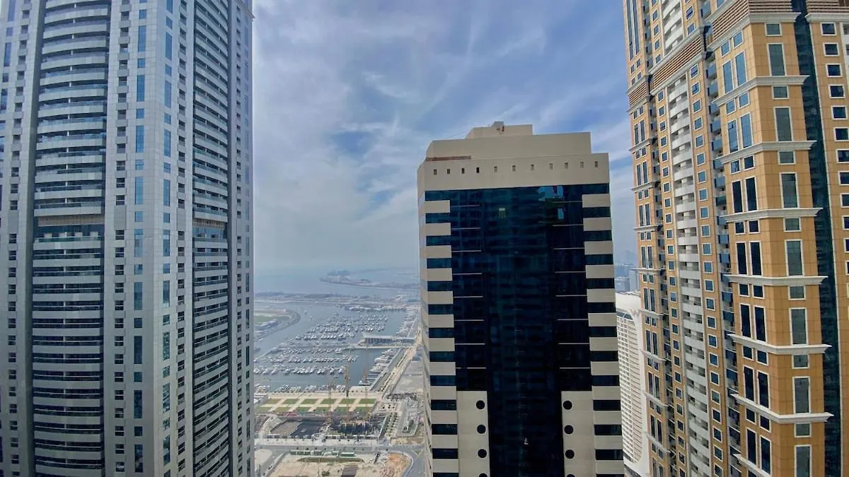 Luxury 3-Bedroom Apartment In Prime Location Dubai United Arab Emirates