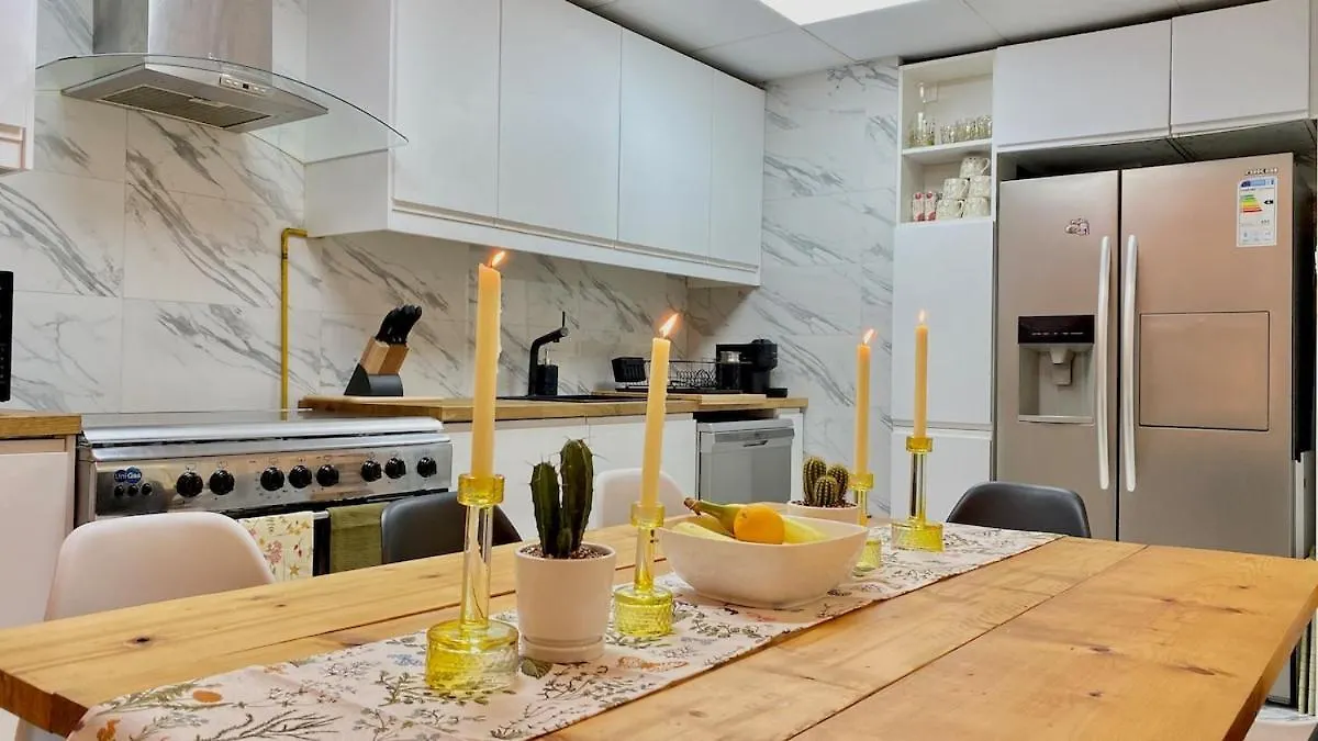 Luxury 3-Bedroom Apartment In Prime Location Dubai United Arab Emirates