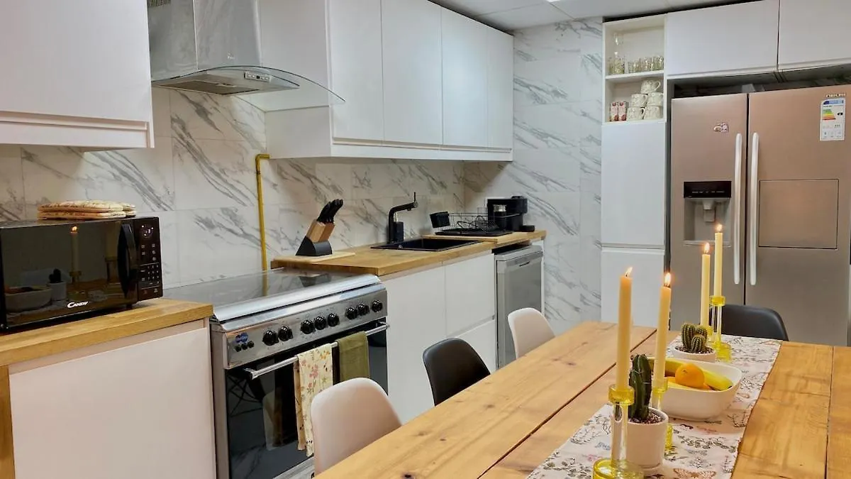 Luxury 3-Bedroom Apartment In Prime Location Dubai United Arab Emirates