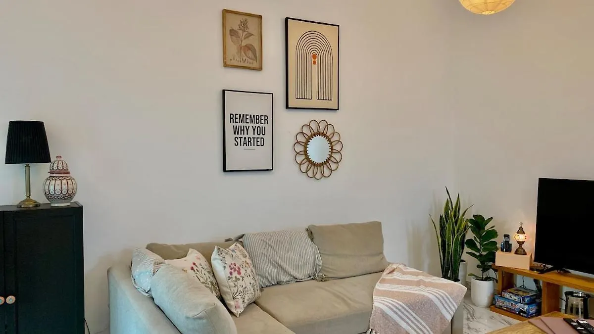 Luxury 3-Bedroom Apartment In Prime Location Dubai